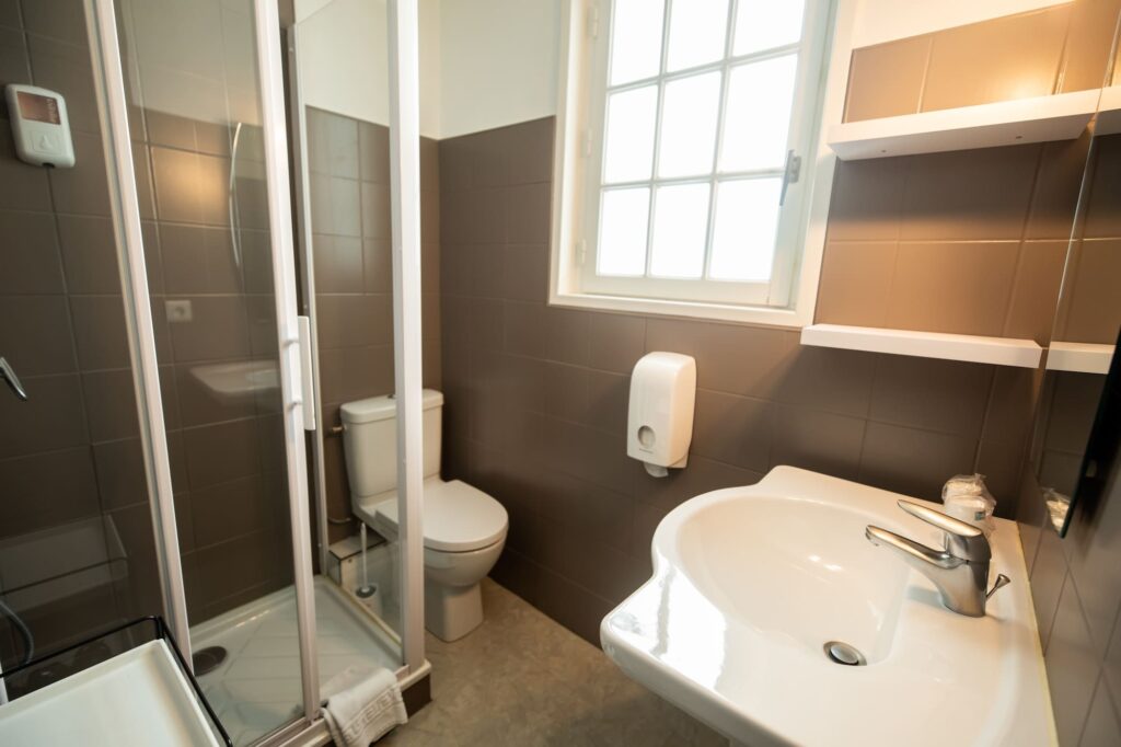 gite de la baie du crozon sdb chambre twin